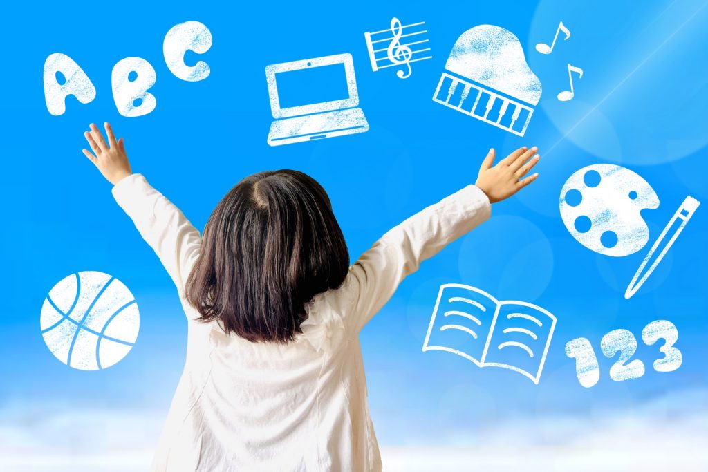 英語で学ぶ小学生イメージ